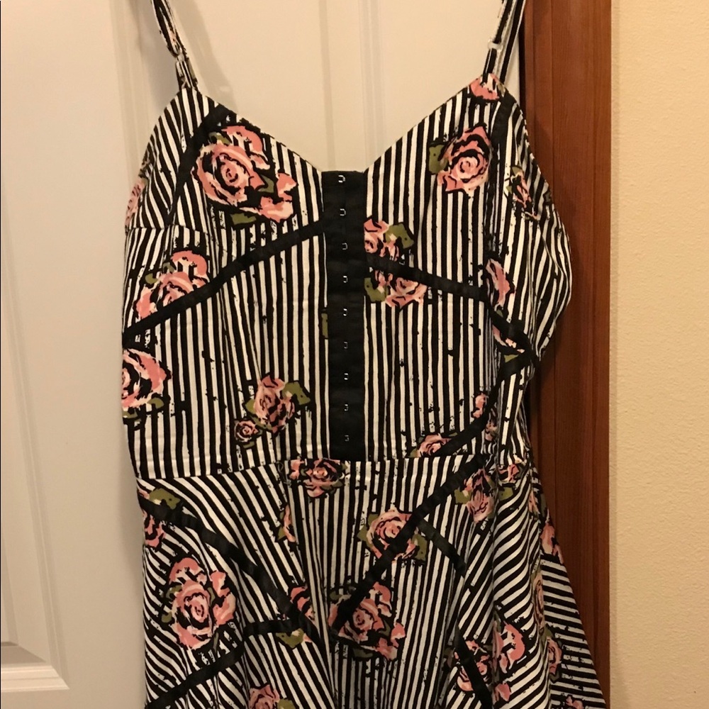Women’s dress